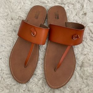 Brown thong sandals